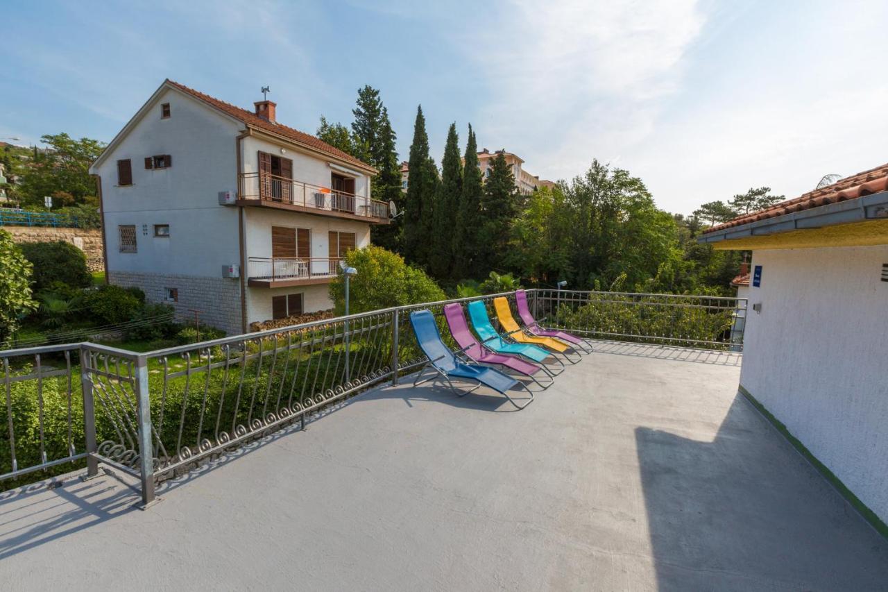 Jasminka Loncaric Apartamento Crikvenica Exterior foto